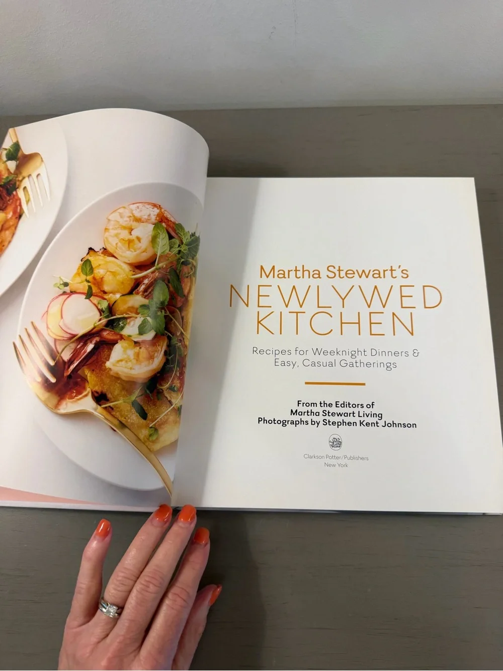 Martha Stewart's Newlywed Kitchen: Recipes for Weeknight Dinners Cookbook EUC
